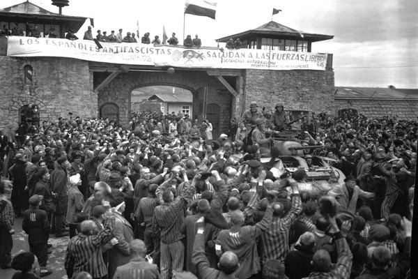 En recuerdo de las víctimas del holocausto.