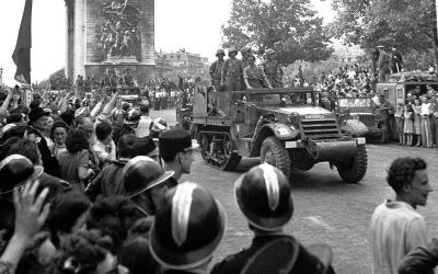 El Gobierno homenajea en París a dos combatientes republicanos